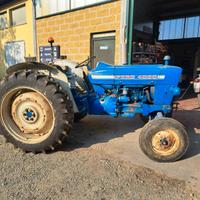 Trattore agricolo ford 4000
