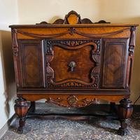 Mobile basso antico in legno