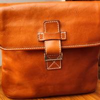 Borsa in vero cuoio con tracolla