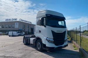 Iveco S Way 460 4x4 trattore