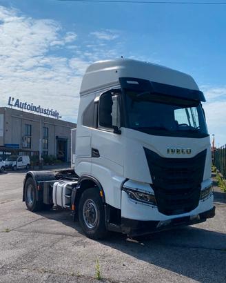 Iveco S Way 460 4x4 trattore