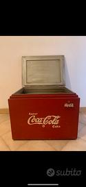 Contenitore coca cola vintage più orologio