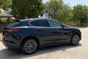 Stelvio 2.2 Q4 Executive