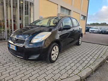 Toyota Yaris 1.0 5 porte Sol