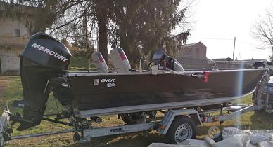 Canadian 560 Fishing Edition Full Optional