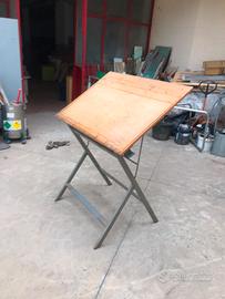 Tavolo da disegno su supporto