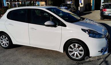 Peugeot 208 1.4 VTi 95 CV 5p. GPL GARANZIA 24 MESI