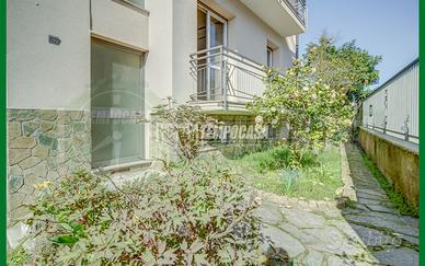 TRILOCALE IN BIFAMILIARE RISTRUTTURATO CON PARZIAL