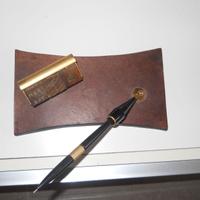 SCRITTOIO VINTAGE E DATARIO BASE PELLE CON PENNA