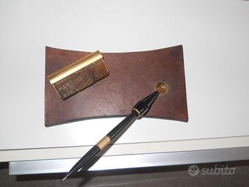 SCRITTOIO VINTAGE E DATARIO BASE PELLE CON PENNA