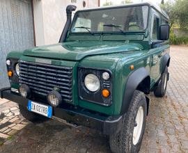 Land Rover defender td5 6 posti