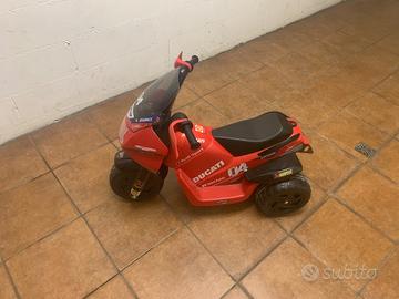 Moto DUCATI batteria