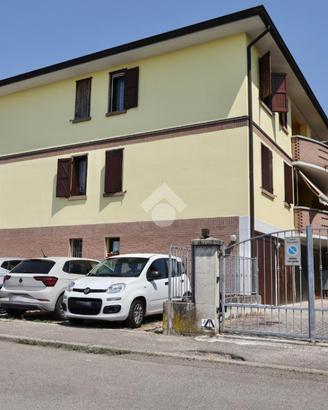 3 LOCALI A REGGIO NELL'EMILIA