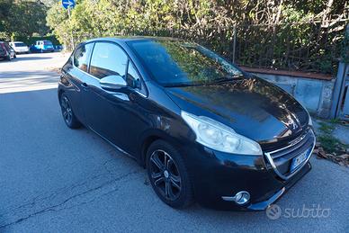 PEUGEOT 208 ACTIVE TURBO-DIESEL