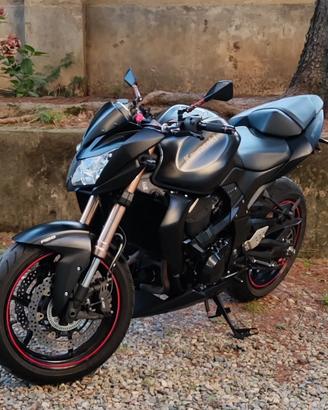KAWASAKI Z750 R (2013) – BLACK  EDITION
