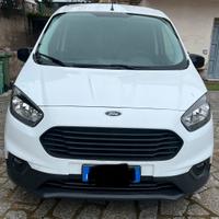 Ford transit cuirier
