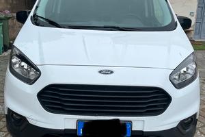 Ford transit cuirier