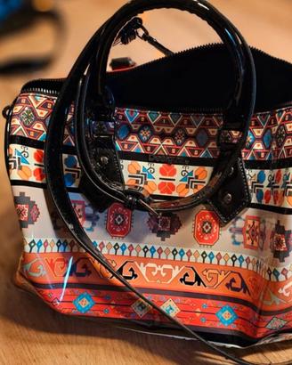 Borsa Disegual