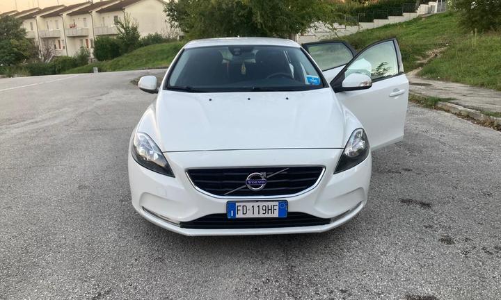 2016  volvo c40’2.0 120cv diesel