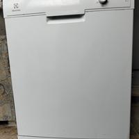 Lavastoviglie Electrolux 