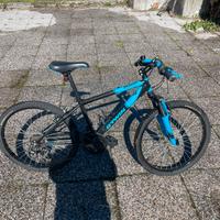 Bicicletta B’Twin Rockrider 500