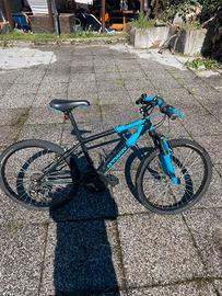 Bicicletta B’Twin Rockrider 500