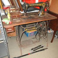 Macchina da cucire in ghisa struttura in ferro e b