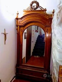 Due armadi e due comodini '800