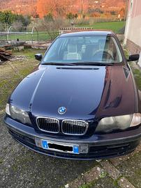 BMW 318i blu