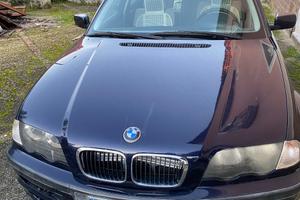 BMW 318i blu