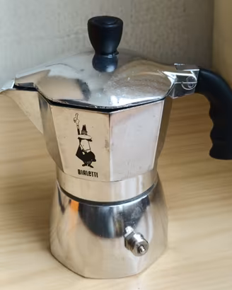 Caffettiera Bialetti Brikka 2 tazze come nuova