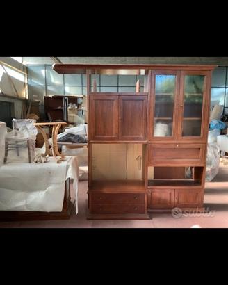Parete attrezzata classica in legno per soggiorno