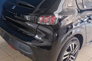 Peugeot 208 Neopatentati