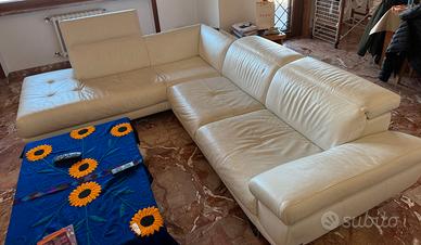 Divano Angolare Natuzzi in Pelle Bianca usato