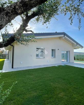 VILLA SINGOLA A LONATO DEL GARDA