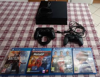 Ps4 con 2 joystick e 4 giochi