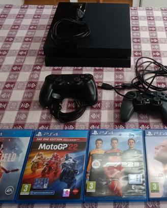 Ps4 con 2 joystick e 4 giochi