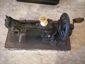 MACCHINA DA CUCIRE