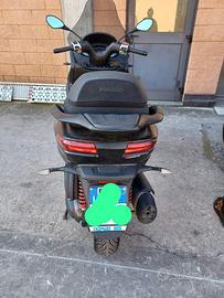 Piaggio mp3 350 si guida anche con patente B