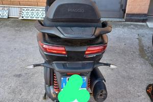 Piaggio mp3 350 si guida anche con patente B