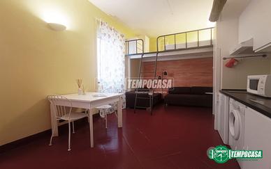 MONOLOCALE CON SOPPALCO IN STABILE SIGNORILE CON P