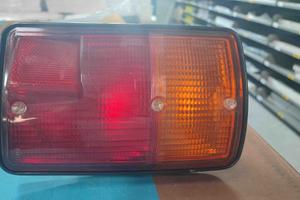 FANALE POSTERIORE DX FIAT 126 FSM OE 7572353