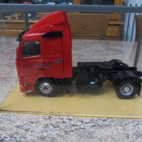 trattore stradale Volvo F 12 scala 1/24