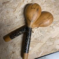 Set posate in legno decorate