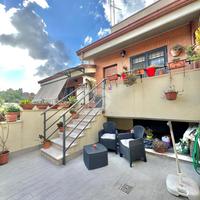 VILLA A SCHIERA A ROMA