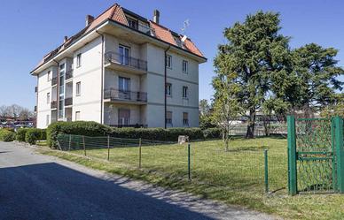 TRILOCALE CON CANTINE E BOX A BREMBATE