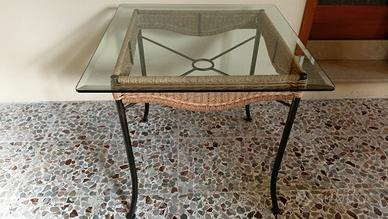 tavolino con 2 sedie