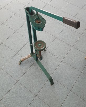 Tappatrice turabottiglie grifo