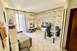 AMPIO BILOCALE LUMINOSO CON DUE BALCONI