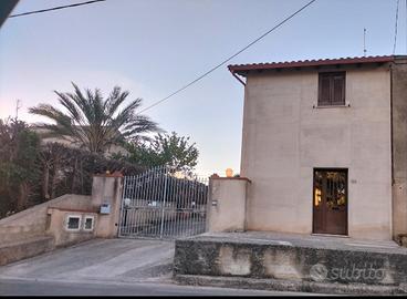 Casa indipendente con giardino